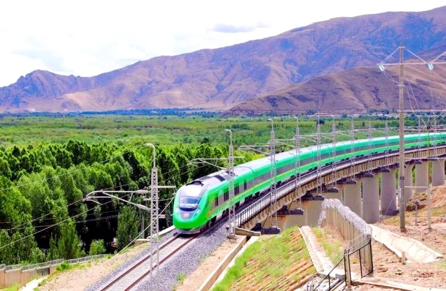 【含大交通】成都往返飛機+青藏軟臥+拉薩+日喀则+羊湖+珠峰+納木錯10天9晚西藏旅遊拼團