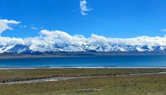 西藏秋季納木錯湖