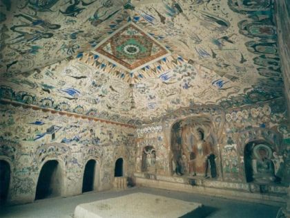 敦煌莫高窟內部