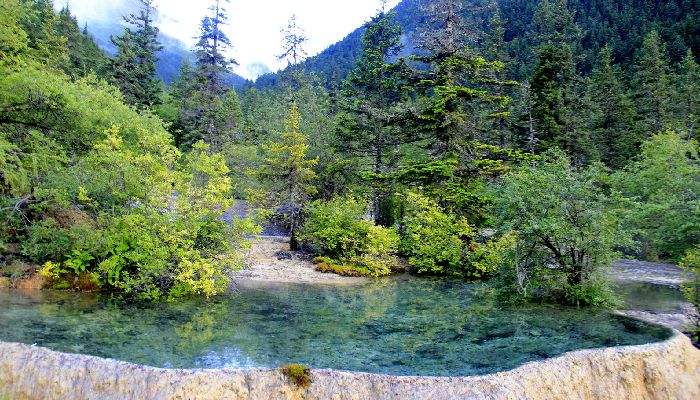 黃龍景區迎賓池水景
