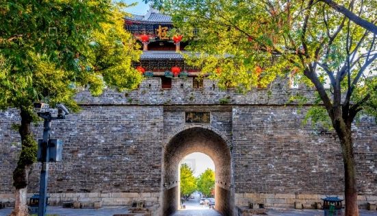 雲南大理古城旅遊攻略：交通、住宿、美食、景點與費用