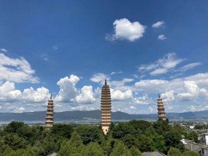 雲南崇聖寺三塔旅遊攻略：探索大理千年佛教聖地與地標建築
