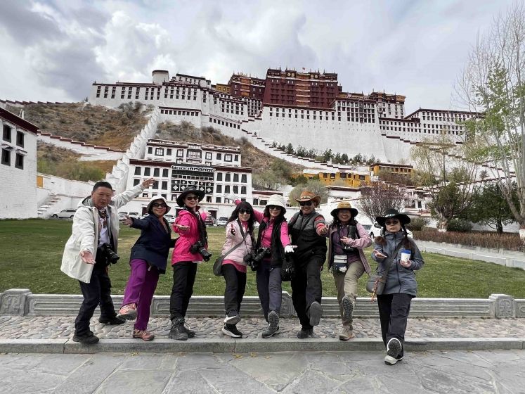 西藏10日深度游：从拉萨到珠峰，穿越北藏草原与圣湖纳木错