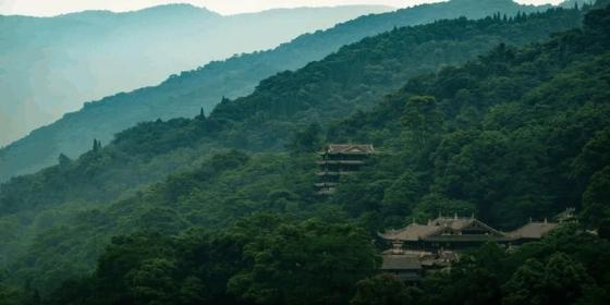 從成都怎麼去青城山？交通方式一次說清楚