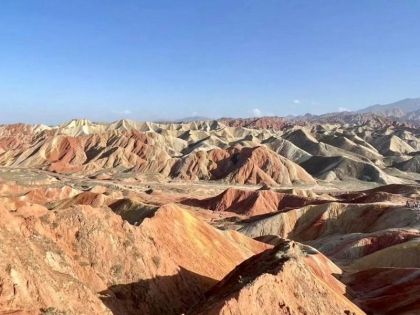 一望無際的张掖七彩丹霞