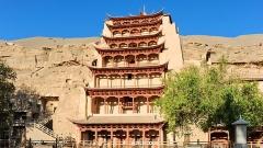 絲路上的千年凝望:敦煌莫高窟藝術、歷史與在地美食全指南
