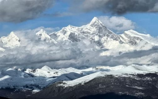 南迦巴瓦峰