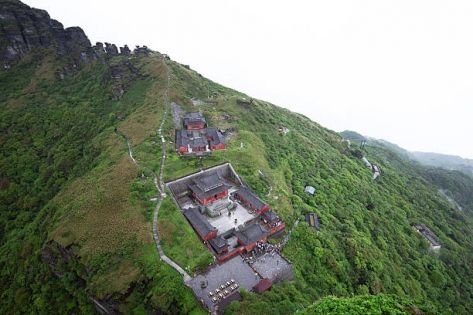 屹立雲海的天空之城：貴州梵淨山深度旅遊攻略與自然文化全解析