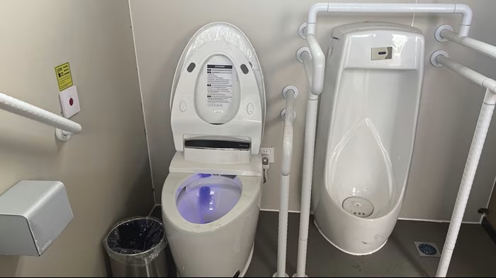 拉萨贡嘎机场厕所