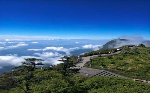 峨眉山