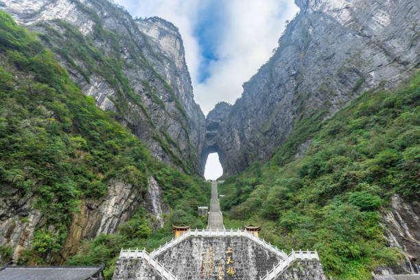 湘西魂魄：張家界天門山的奇蹟之門與煙火食光