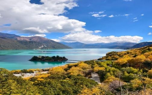 巴松措秋季旅遊攻略｜11月的高原翡翠湖，美到讓人忘記時間