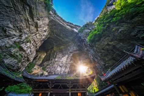 重慶武隆旅遊全攻略:探索大自然鬼斧神工的喀斯特奇蹟