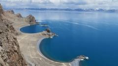 天宇之門與神湖之約:西藏聖像天門地理、歷史傳說與實戰參觀全指南